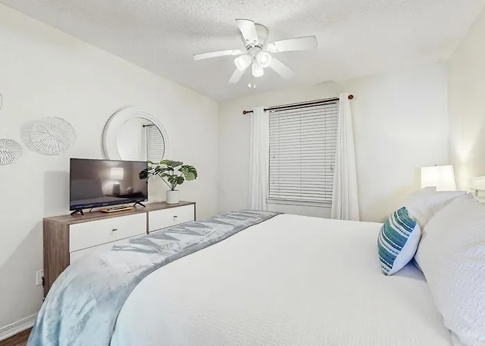 Royal Palms #1006
